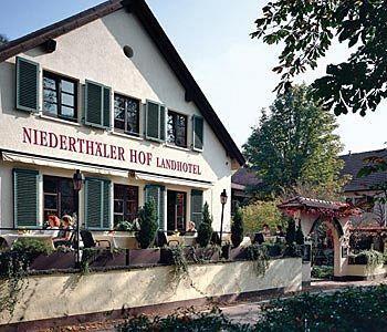 Landhotel Niederthaler Hof Schlossbockelheim Exterior photo